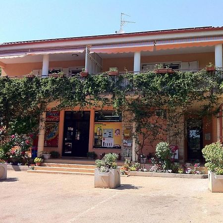 Apartments Spert Umag Exterior photo
